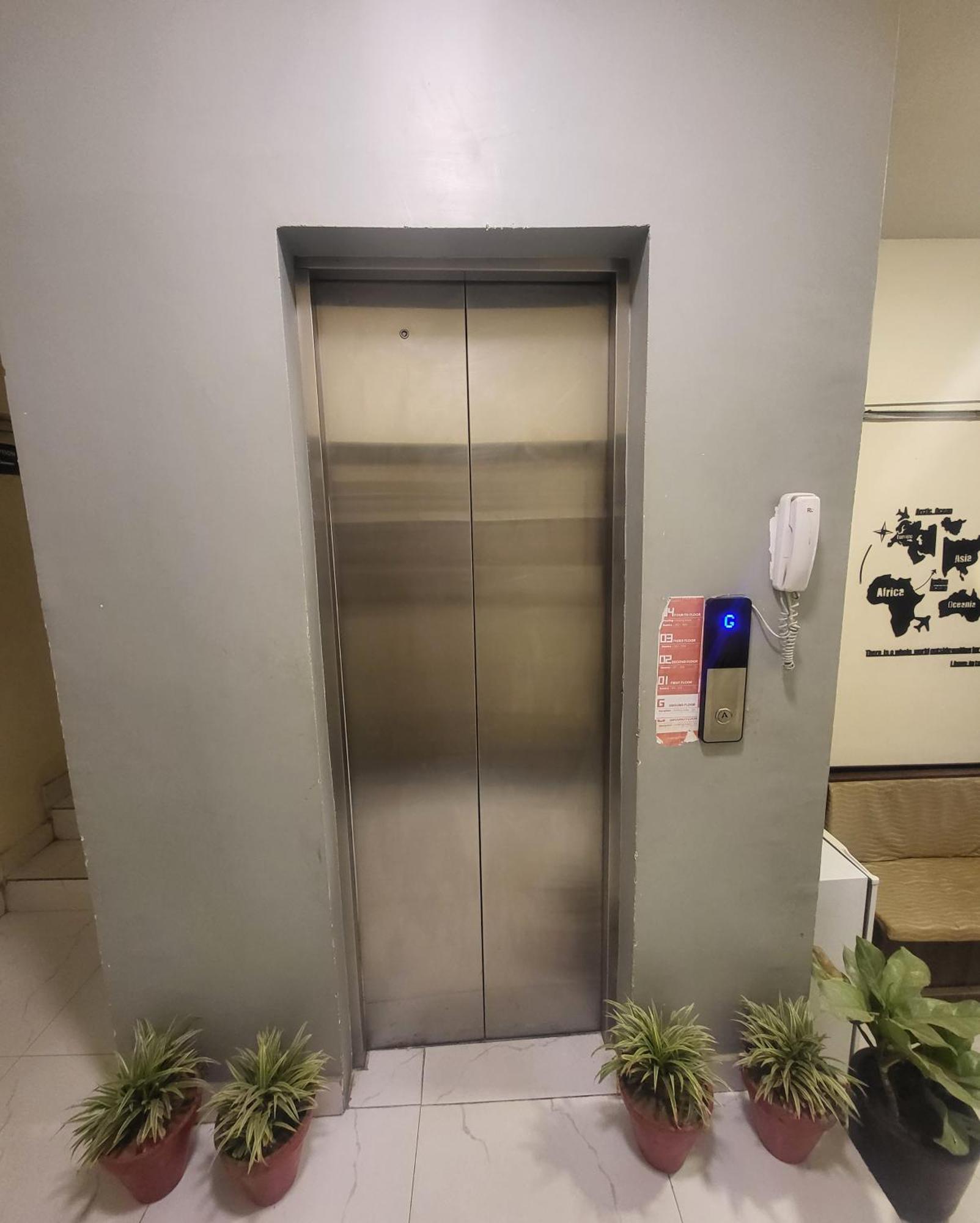 Hotel Rooms Dha Karachi Exterior foto